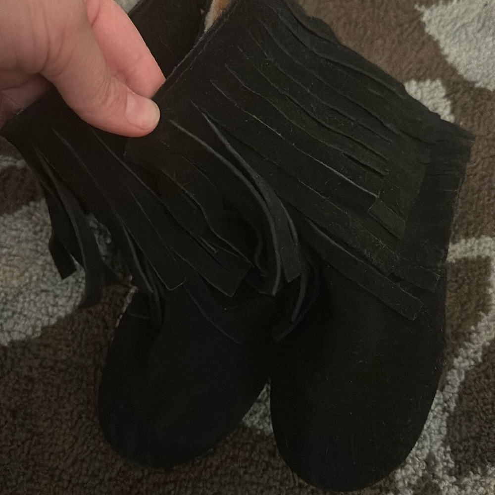 Monkey feet fringe black boots size 4-5
